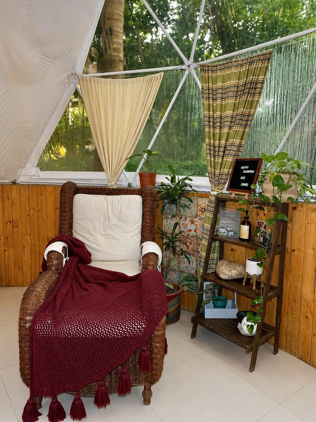 Dome 5 Bohemian — mixed textures with natural elements and artisan décor