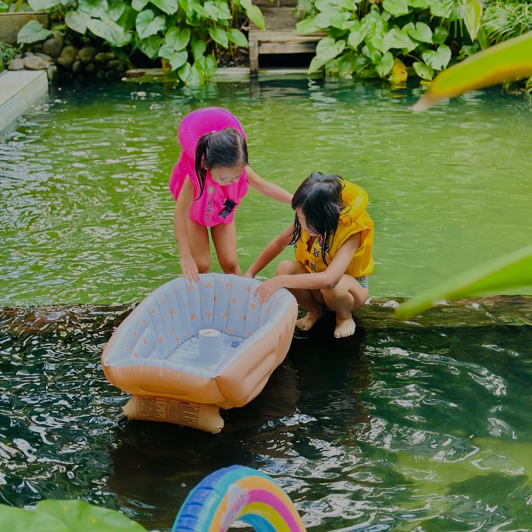 Twin Domes — family enjoying outdoor activities at Domescape